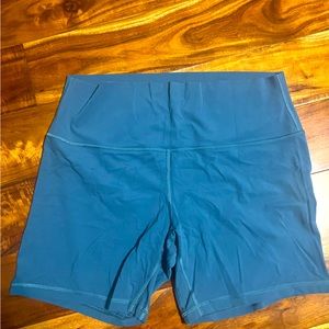 Lululemon size 14 bike short